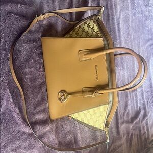 Michael Kors Tan and Gold Shoulder Bag with Elegant Design